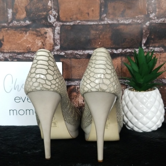 Carlos Rossetti| Peep Toe Snakeskin Print Heel - Picture 3 of 5